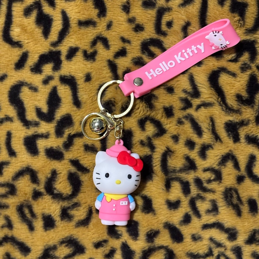 Hello Kitty Keychain🎀 - Picture 2 of 3